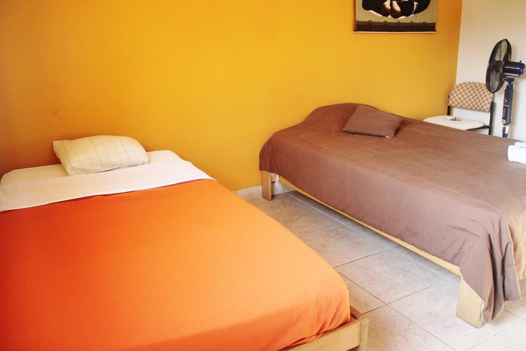 Casa Hualpa Hostel Lima Dış mekan fotoğraf