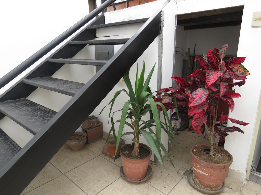 Casa Hualpa Hostel Lima Dış mekan fotoğraf