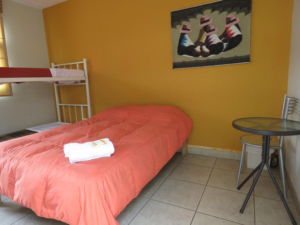 Casa Hualpa Hostel Lima Dış mekan fotoğraf