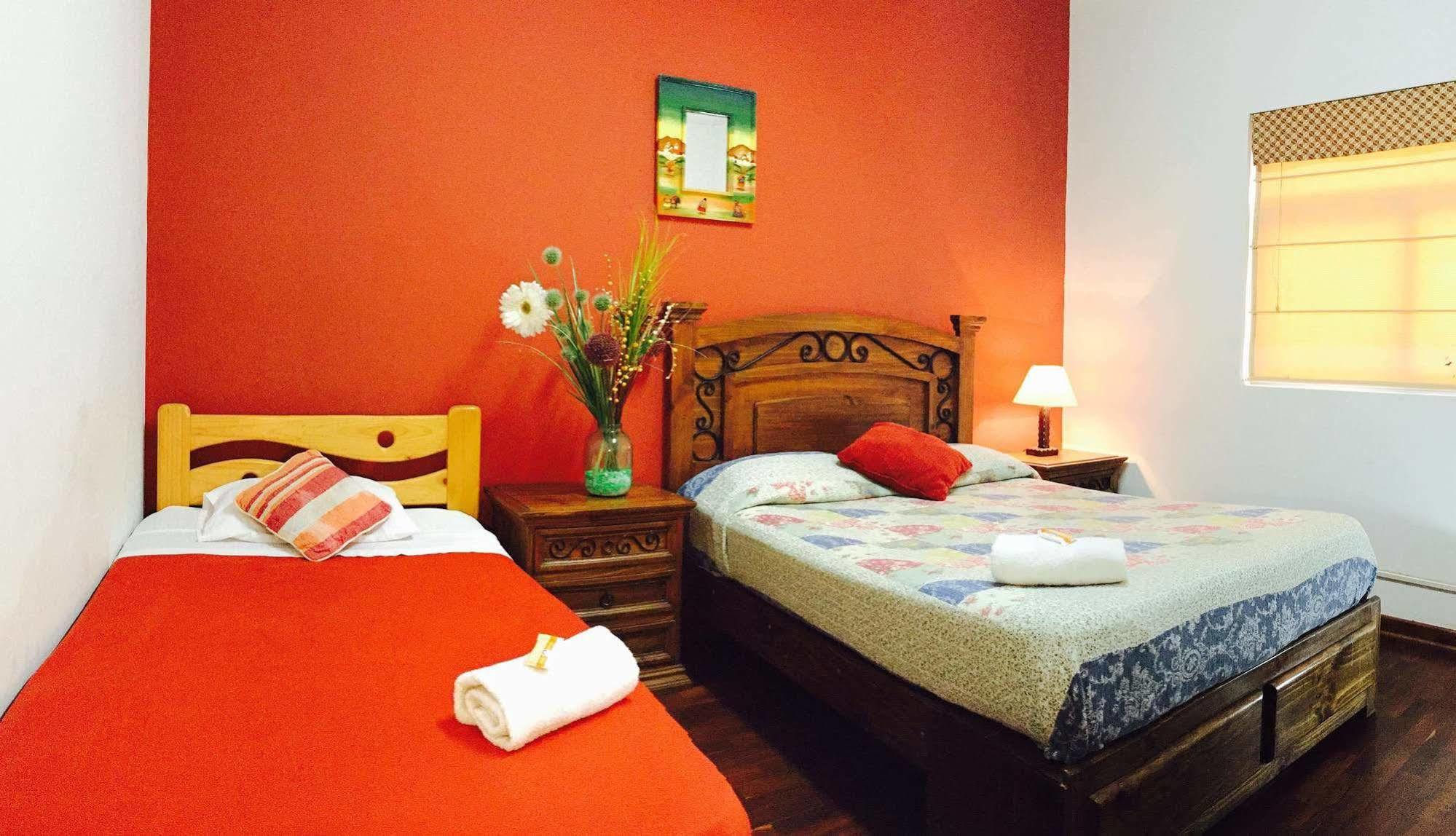 Casa Hualpa Hostel Lima Dış mekan fotoğraf