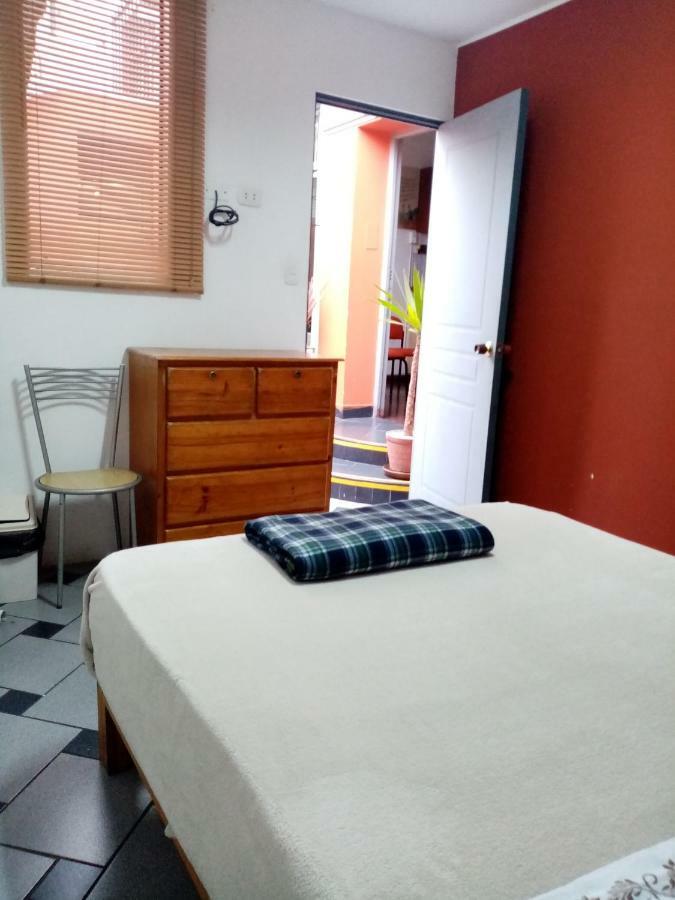 Casa Hualpa Hostel Lima Dış mekan fotoğraf